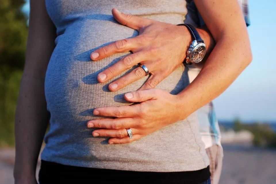 女性不孕要做哪些检查？导致女性不孕的行为有哪些？